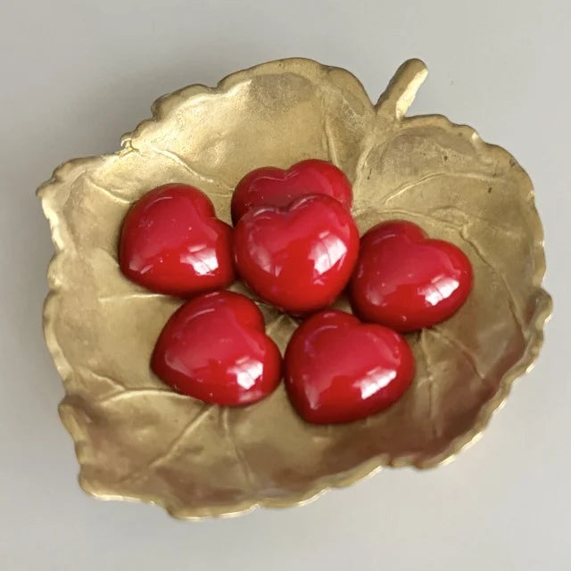 【Made in Japan】AKADAMA HEART Plastic Cabochon Retro Red color coated 17x18mm
