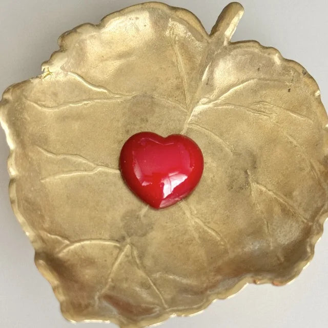 【Made in Japan】AKADAMA HEART Plastic Cabochon Retro Red color coated 17x18mm