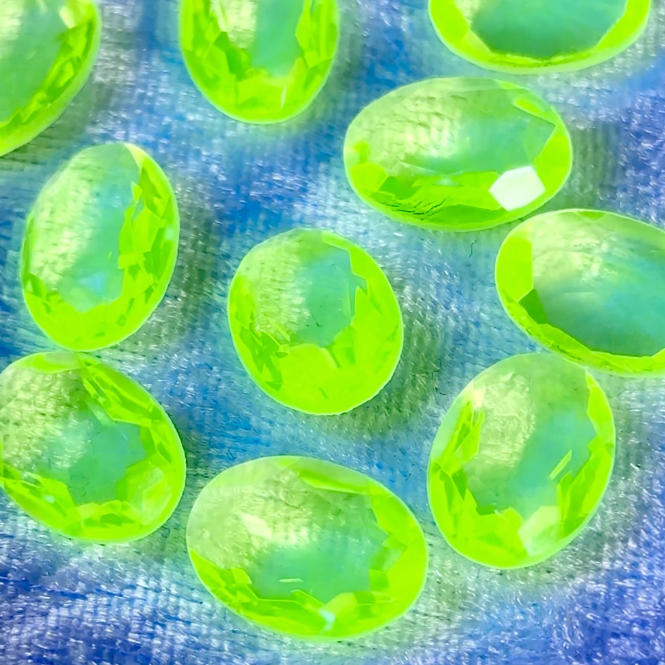 Czech Vaseline Glass Pointed Back Stone 14x10mm