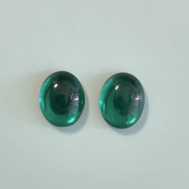 チェコ製Vintageガラスカボション・Emerald・10×8mm 【2個入】