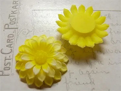 W.Germany Vintage Plastic Flower Yellow Dahlia 30mm / 25mm