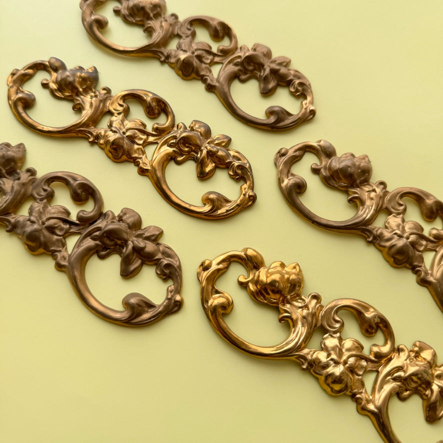 USA Vintage Brass Stamping Large Floral 125x40mm