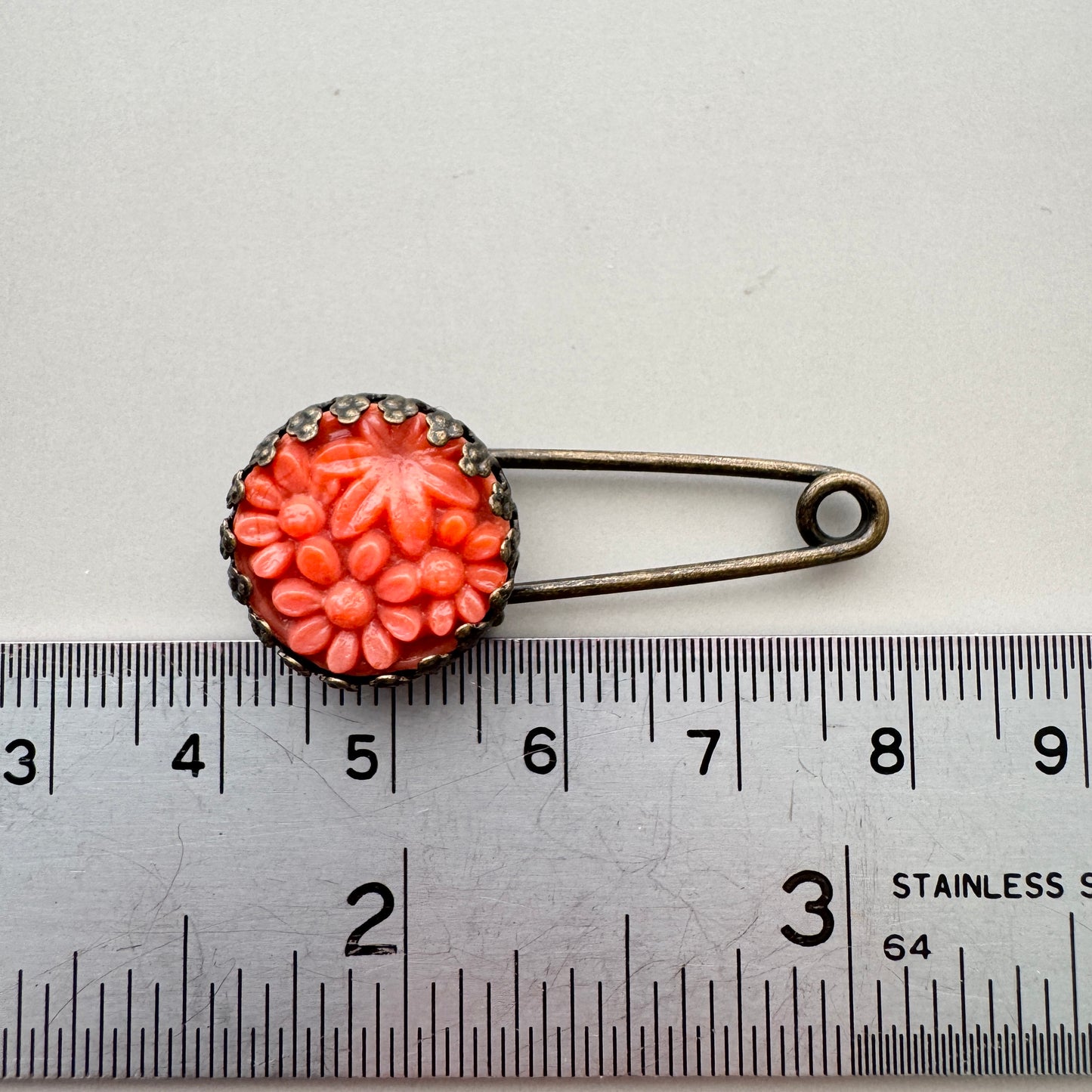 Japan Vintage Floral Cabochon Mini Kilt Pin Brooch