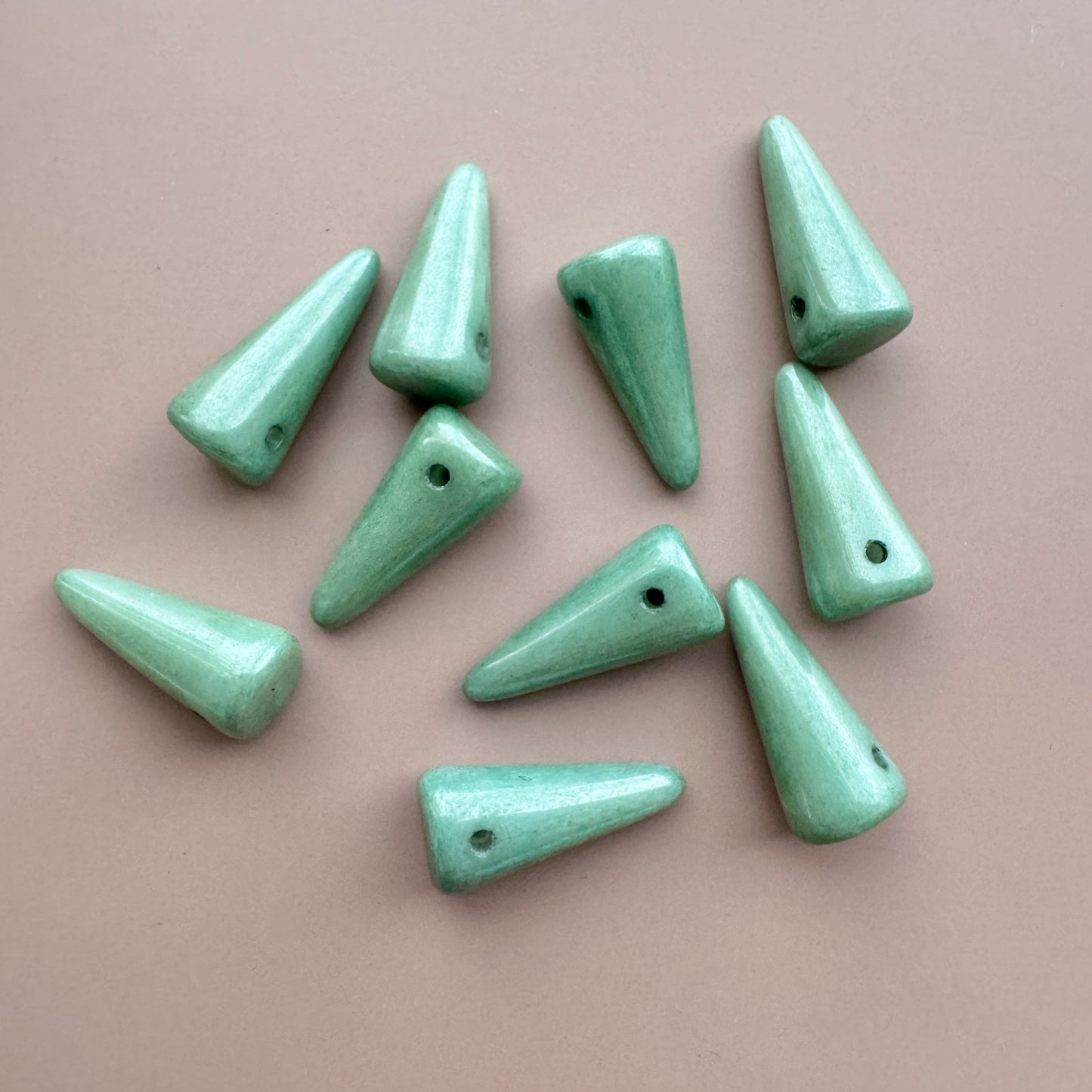 Czech Glass Spike Beads Chalk White Green Luster 7×17mm【2pcs】