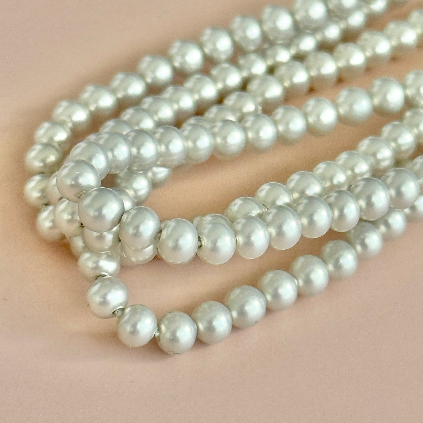 【Made in Japan】Vintage Collection ◆ 日本製 プラスチックパール・ロイヤルグレー・ラウンド・3mm【1連 約250個】