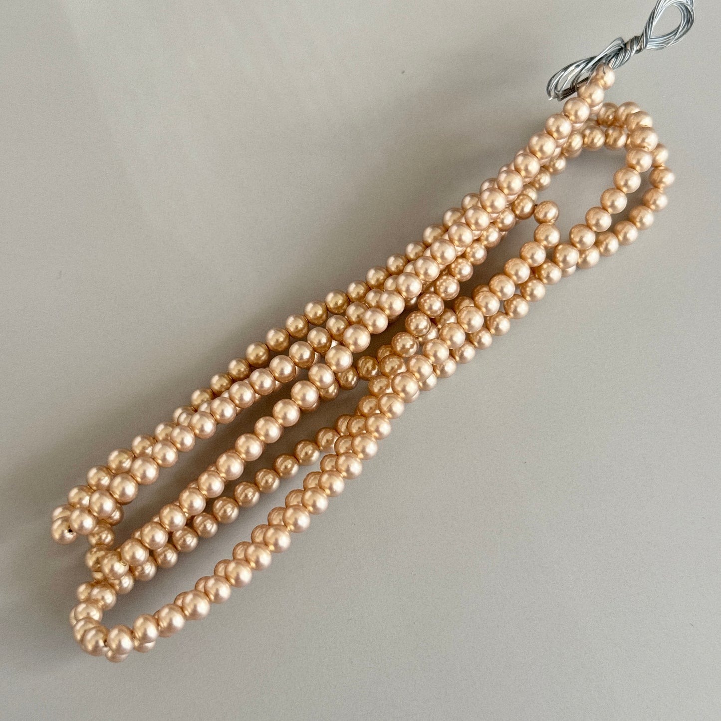 【Made in Japan】Vintage Collection ◆ 日本製 プラスチックパール・ロイヤルブラウン・ラウンド・3mm【1連 約250個】