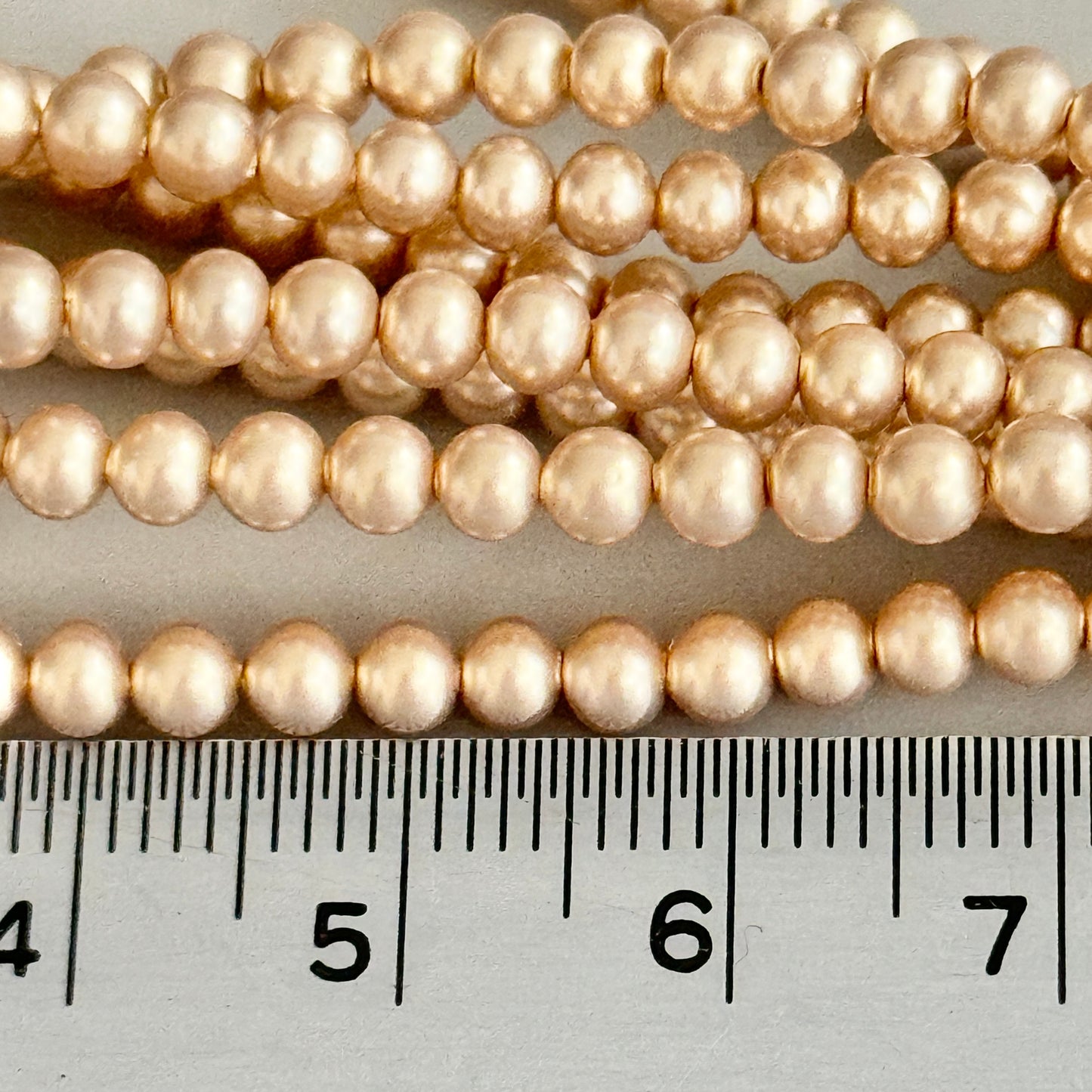 【Made in Japan】Vintage Collection ◆ 日本製 プラスチックパール・ロイヤルブラウン・ラウンド・3mm【1連 約250個】