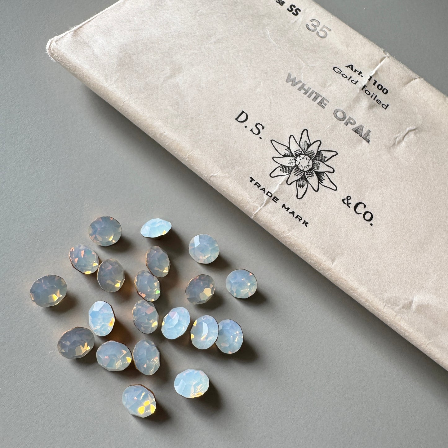 Vintage Swarovski Art #1100 Round 35ss White Opal【2 pcs】