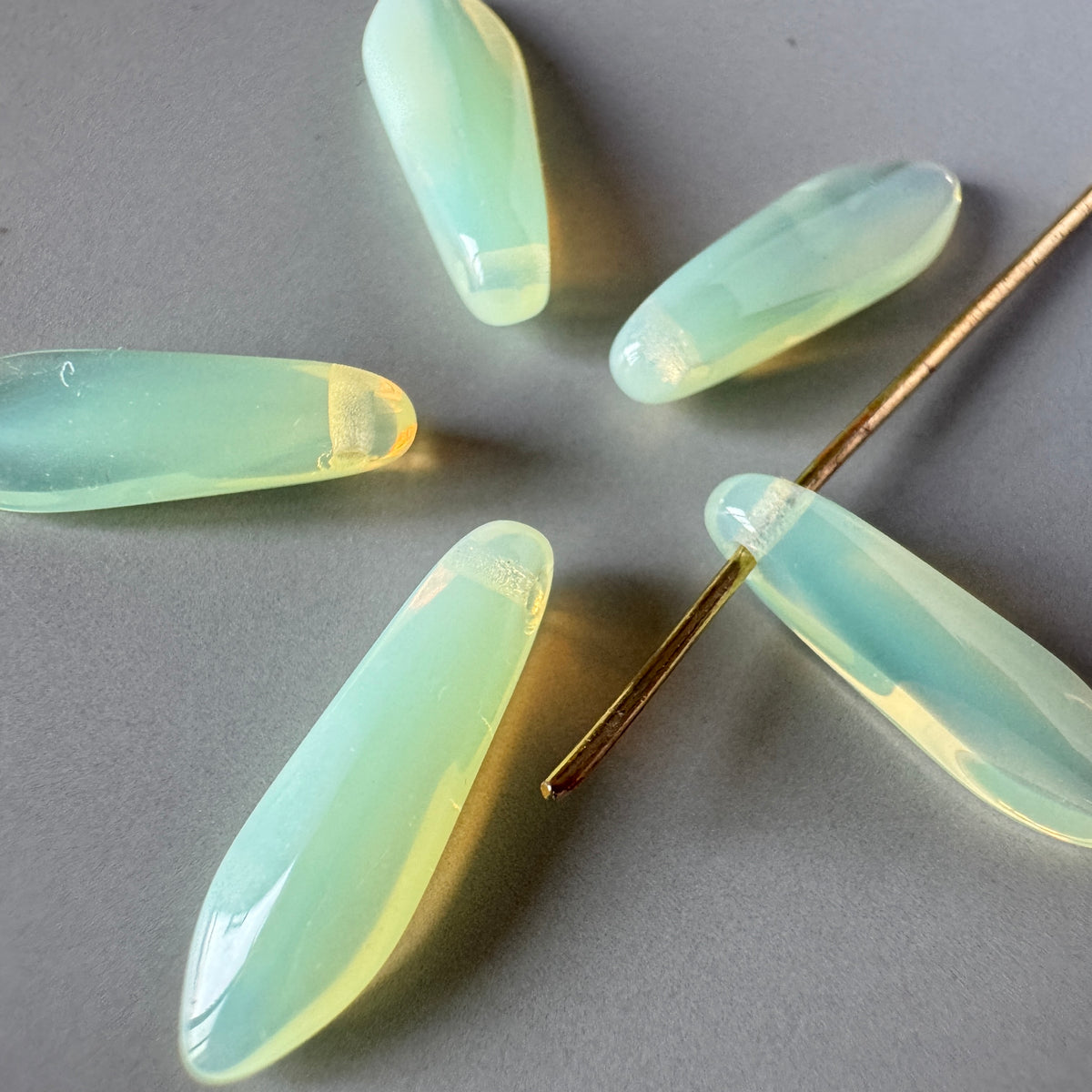 Czech Pressed Vaseline Beads Dagger Yellow 16x5mm【5 pcs】