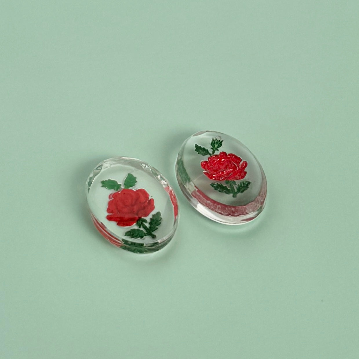 ドイツ製vintageプラスチックインタリオ・ROSE・Oval・RED/CRYSTSAL 18x13mm