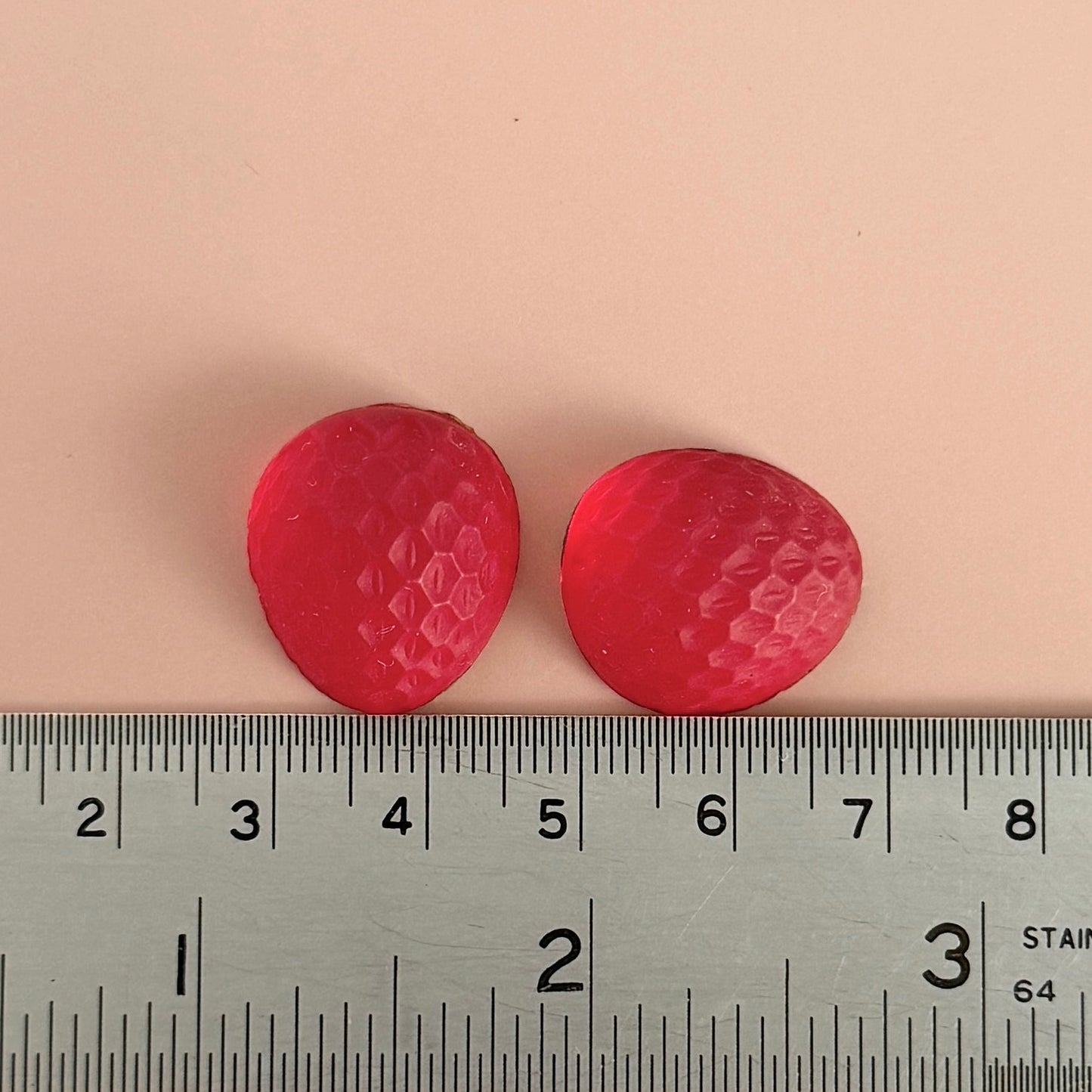 W.Germany Vintage Glass Cabochon・Strawberry・Matte Ruby 19x17mm