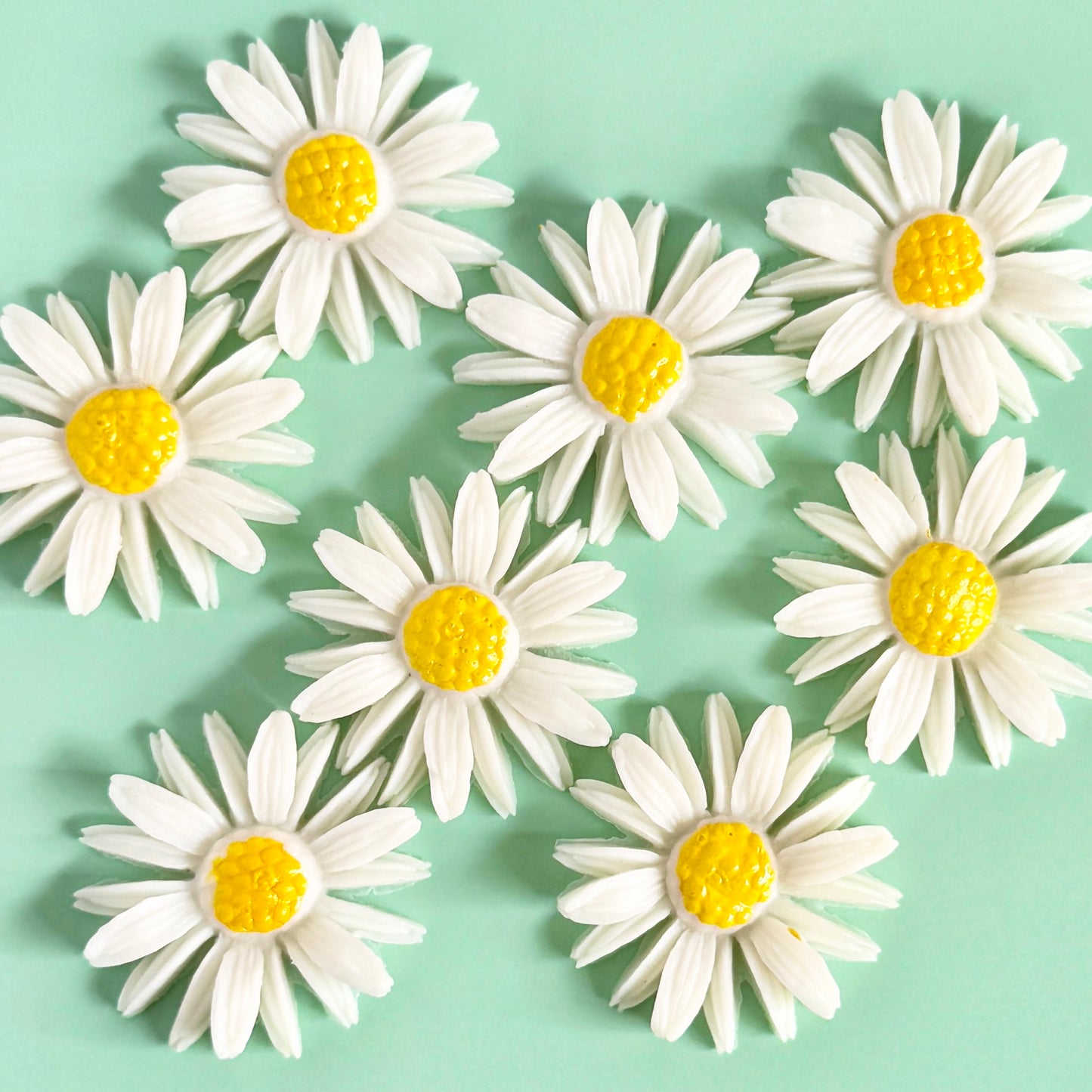 Japan Vintage Plastic Flower Daisy 26mm【2 colors】