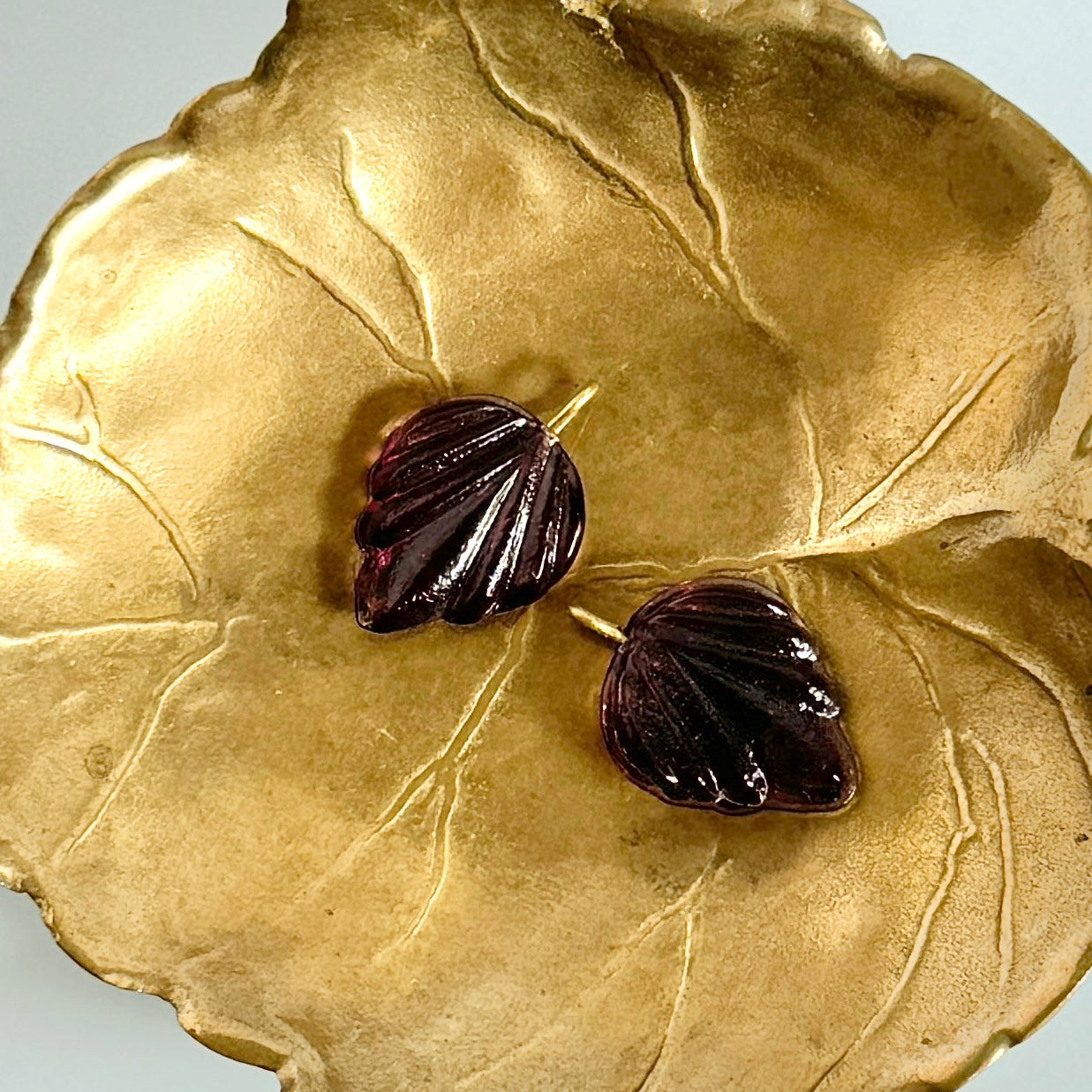 Glass Leaf with Brass Loop 15x12mm【2pcs】【Amethyst or Olive】