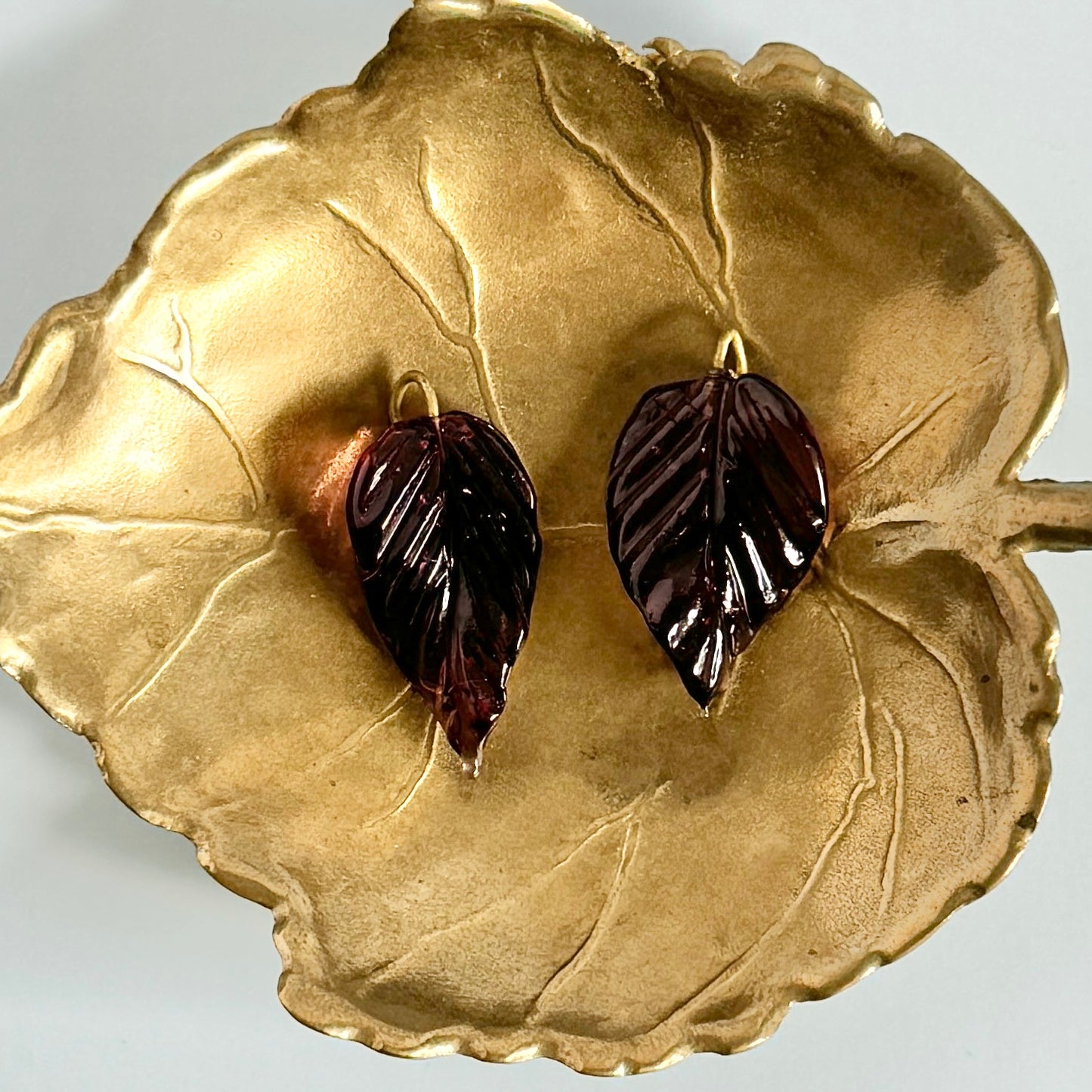Glass Leaf with Brass Loop 24x14mm【2pcs】【Amethyst or Olive】