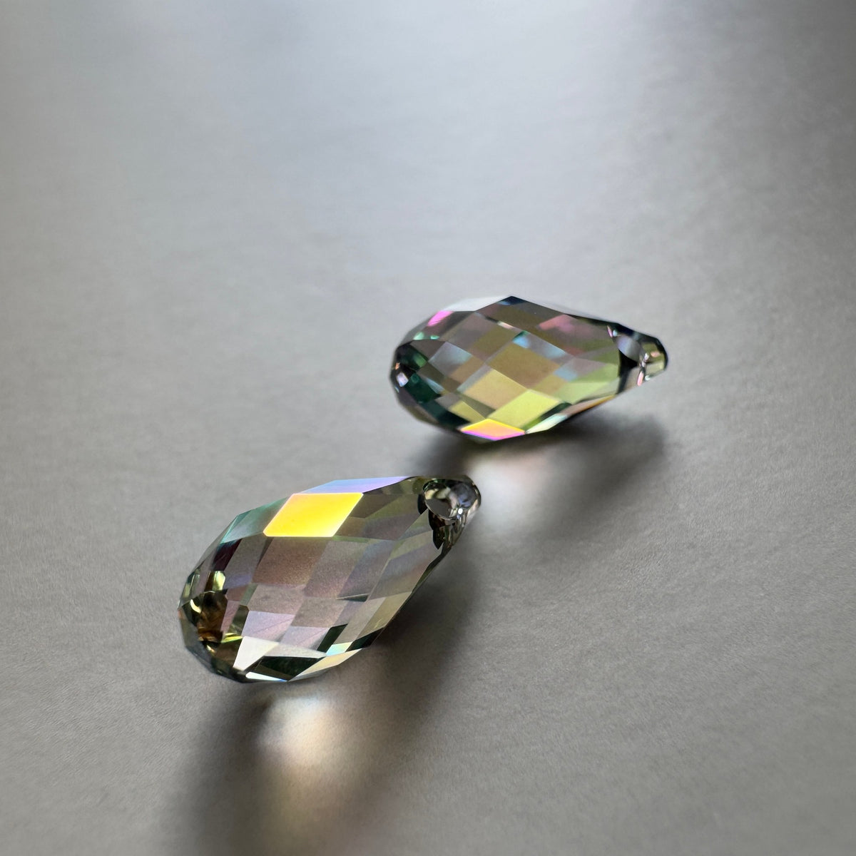 Swarovski ART #6010 Briolette Pendant Crystal Paradise Shine 11×5.5mm【2 pcs】