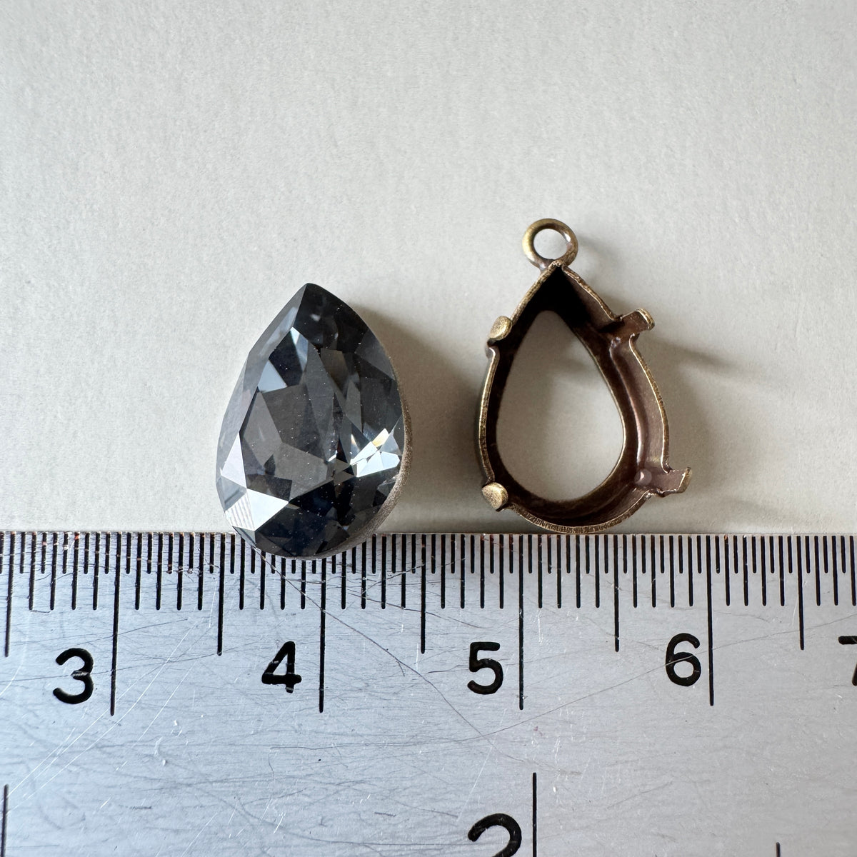 Special Set【Swarovski #4320 Crystal Silver Night 14×10mm & Antique Gold Setting】26MX_327