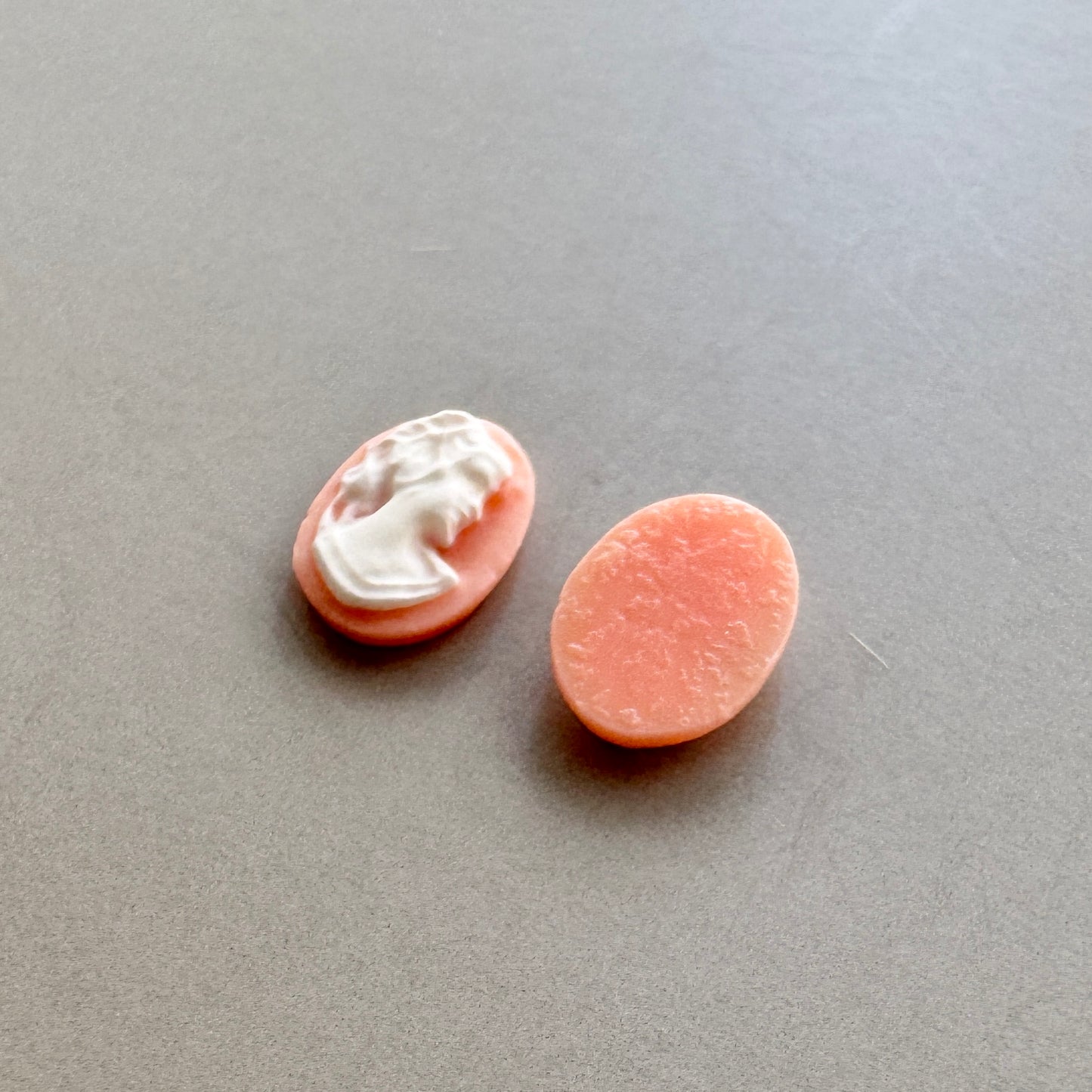 Plastic Cameo Lady Profile Angel Skin Oval 8x6mm【1 pair】