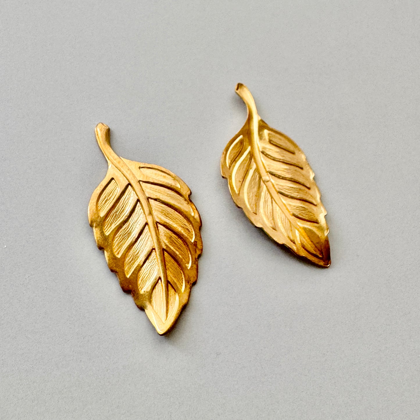 USA Vintage Brass Stamping Leaf 31x15mm