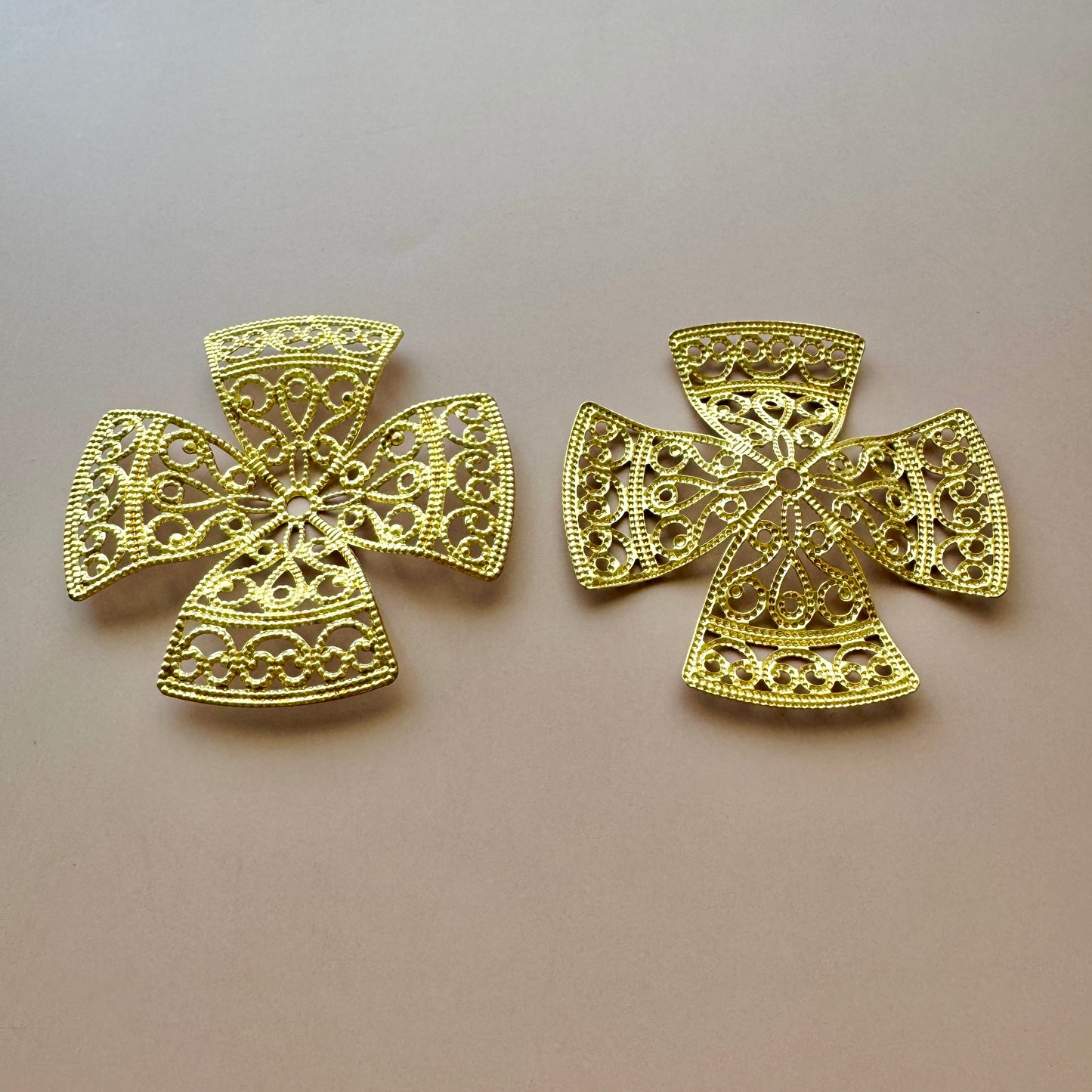 USA Vintage Brass Filigree 52mm
