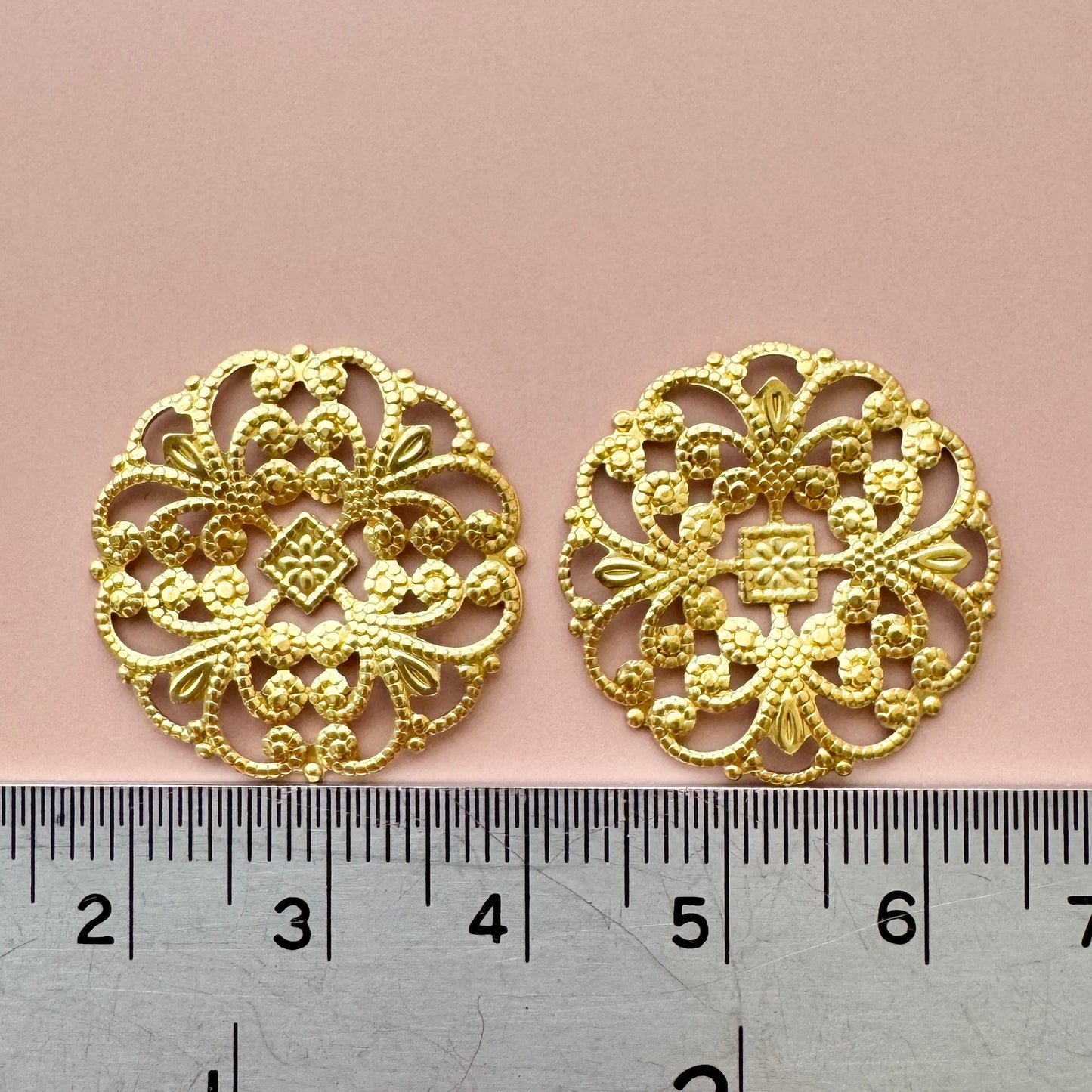USA Vintage Brass Filigree 23mm 2pcs