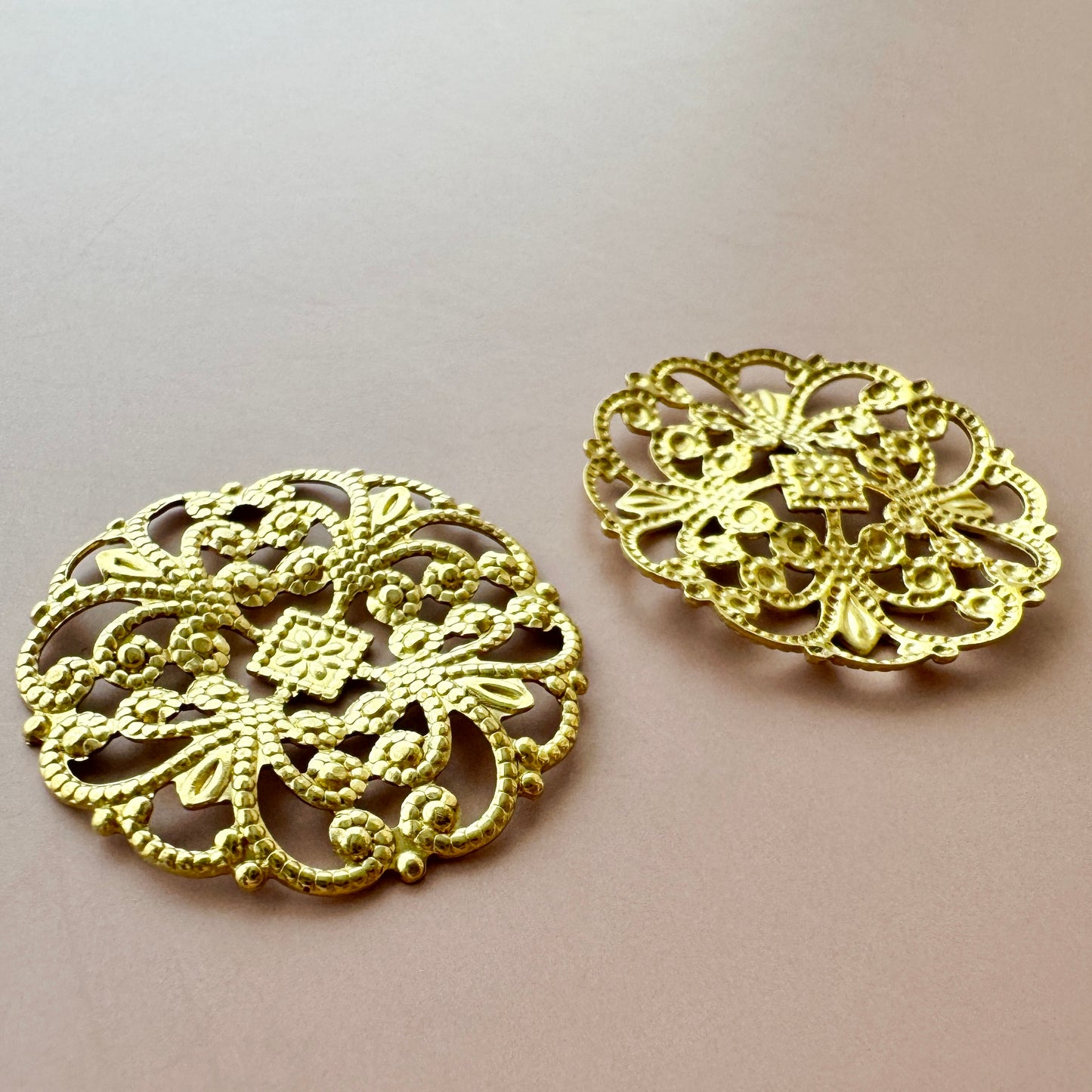 USA Vintage Brass Filigree 23mm 2pcs