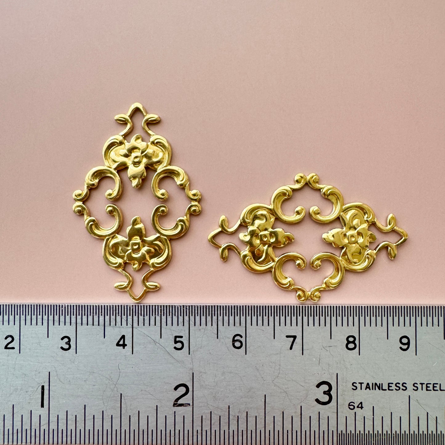 USA Vintage Brass Filigree 35x23mm
