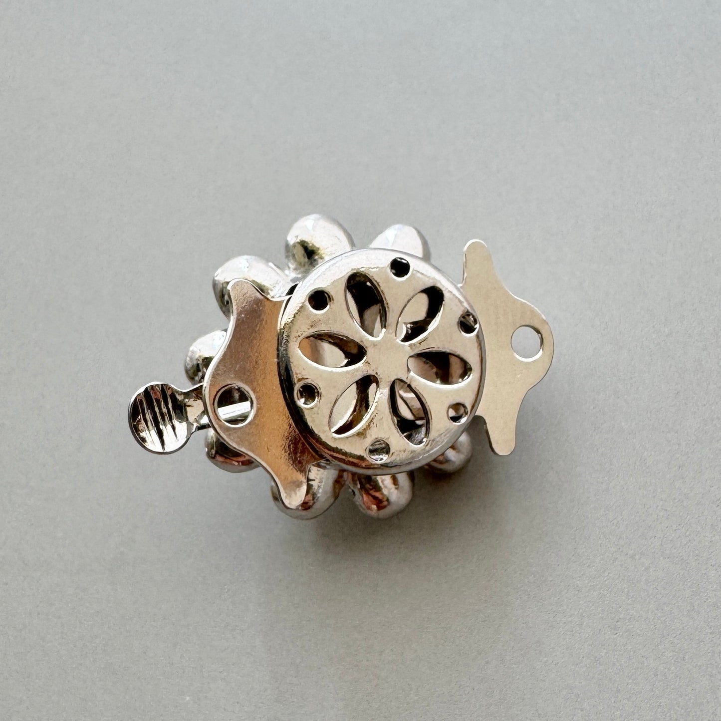 Japan Vintage Flower Shell Pearl Rhodium Clasp 15mm