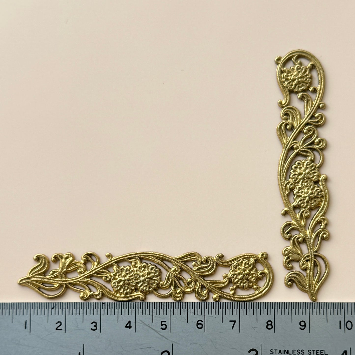 USA Vintage Brass Stamping Floral 75x15mm