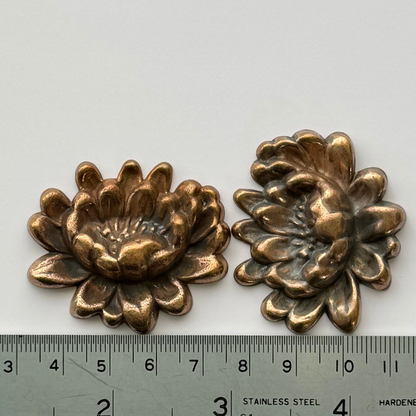 USA Antique Brass Stamping Lotus 38x45mm
