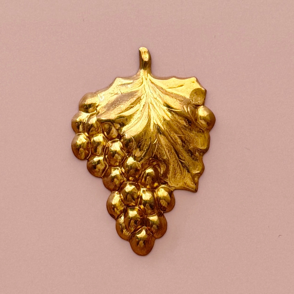 USA Vintage Brass Stamping Grape 53x38mm