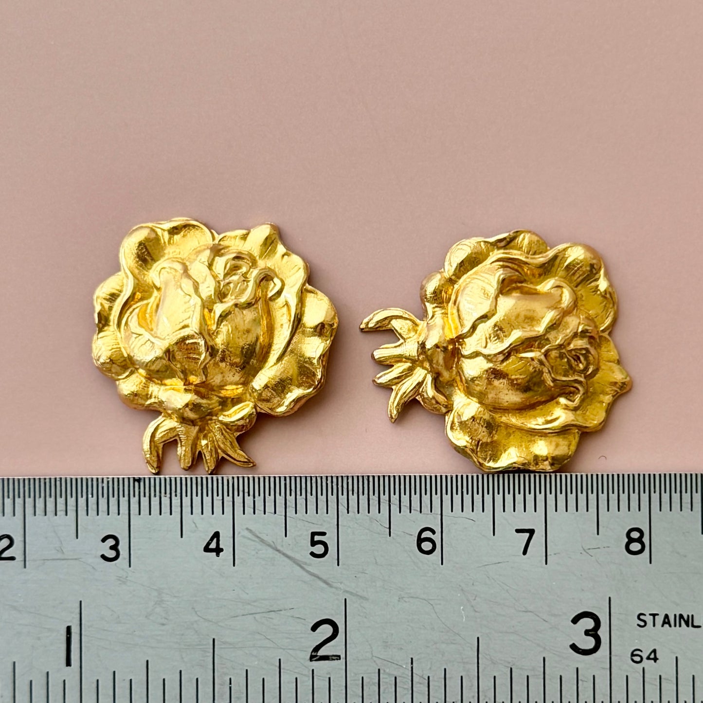 USA Vintage Brass Stamping Rose 26x23mm