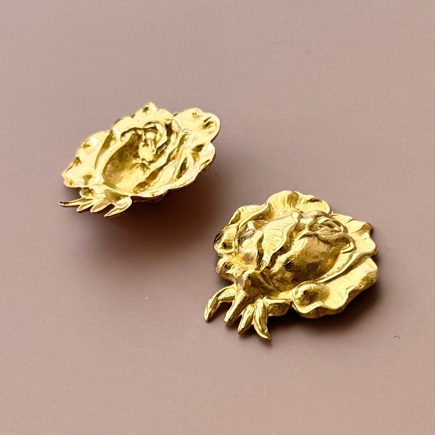 USA Vintage Brass Stamping Rose 26x23mm