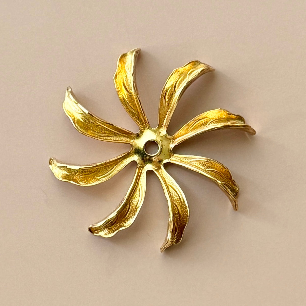 USA Vintage Metal Flower 38mm