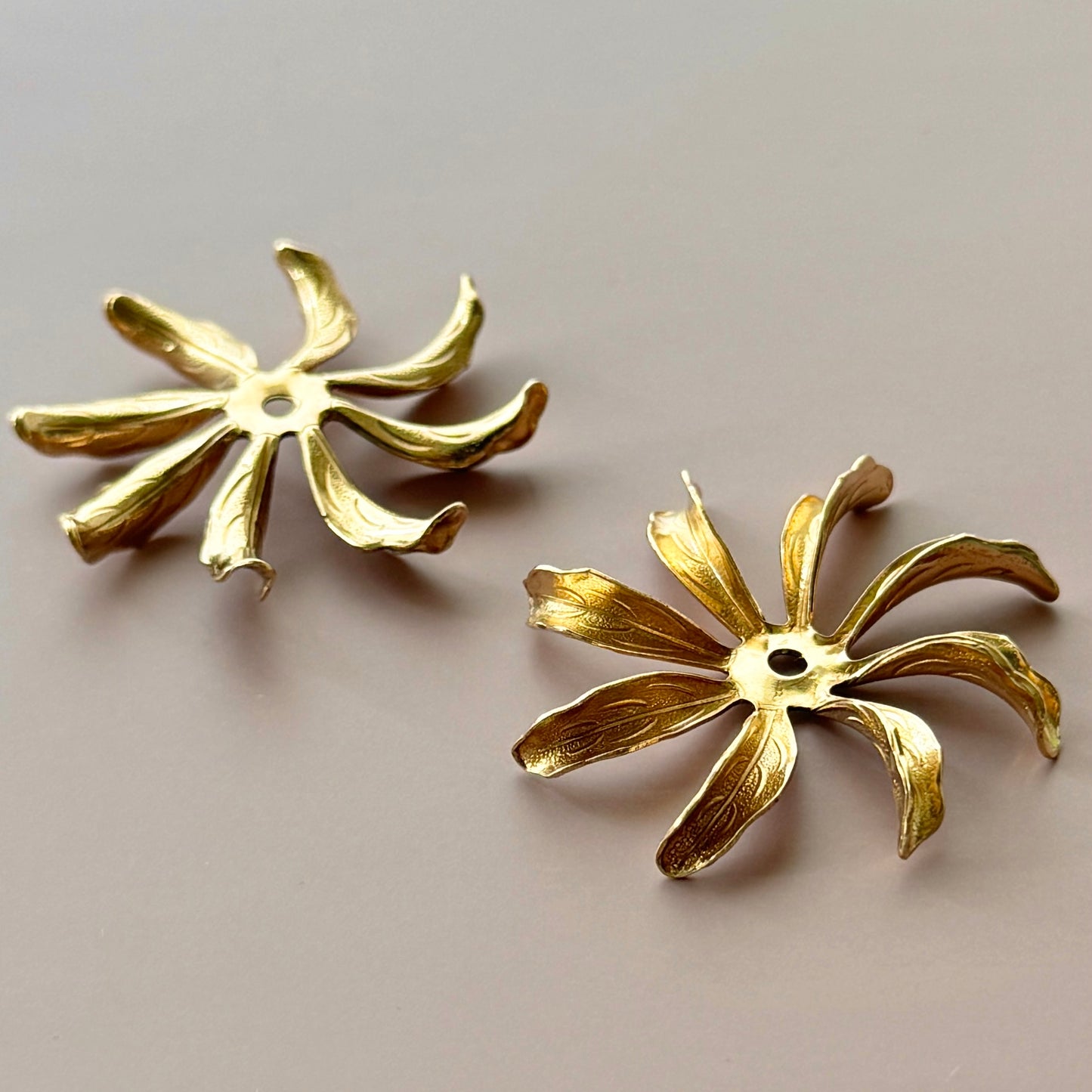 USA Vintage Metal Flower 38mm