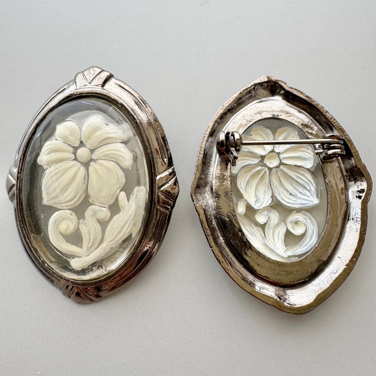 70's Vintage Intaglio Flower Brooch 41x32mm