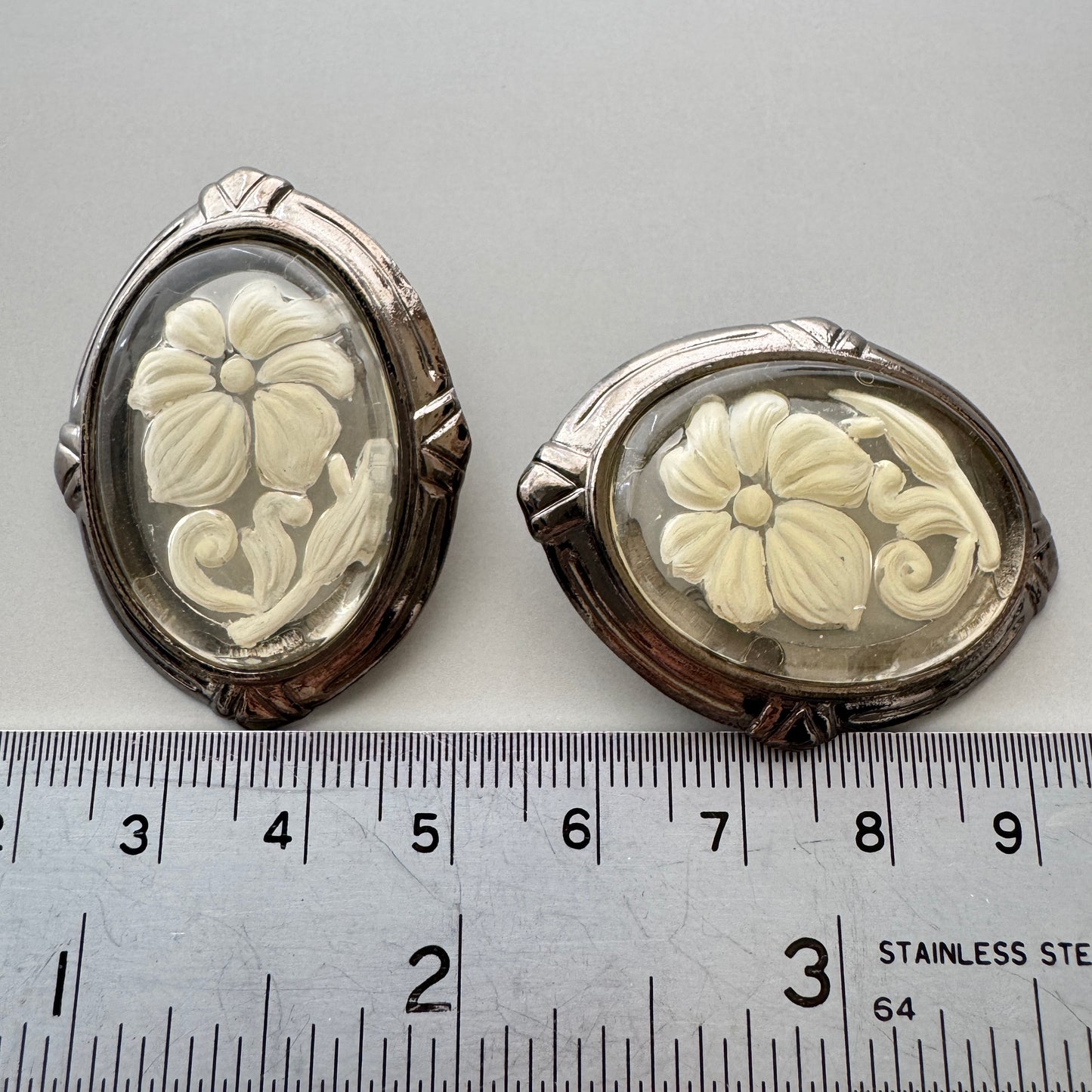 70's Vintage Intaglio Flower Brooch 41x32mm