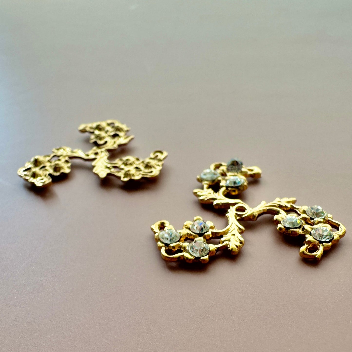 USA Vintage Filigree with Rhinestones 23mm