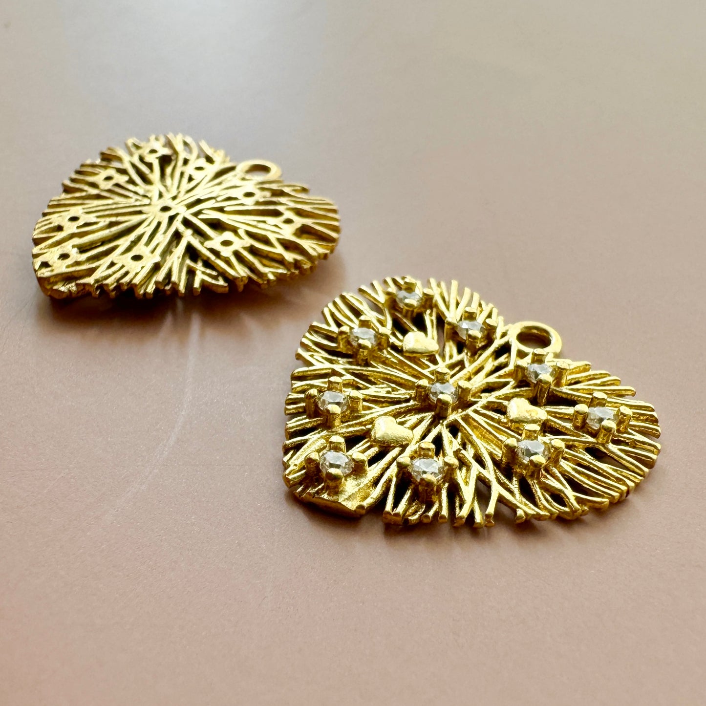 Vintage キャストチャーム・Heart Rhinestones 20x17mm