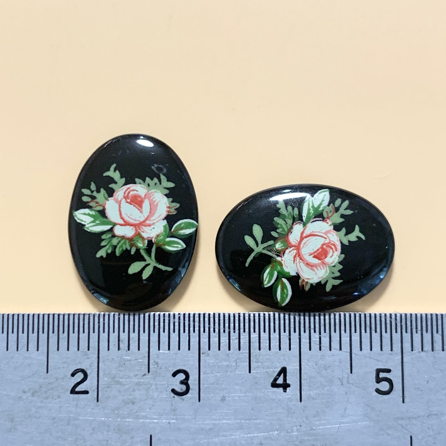 Japan Vintage Glass Black/Pink Flower 18×13mm