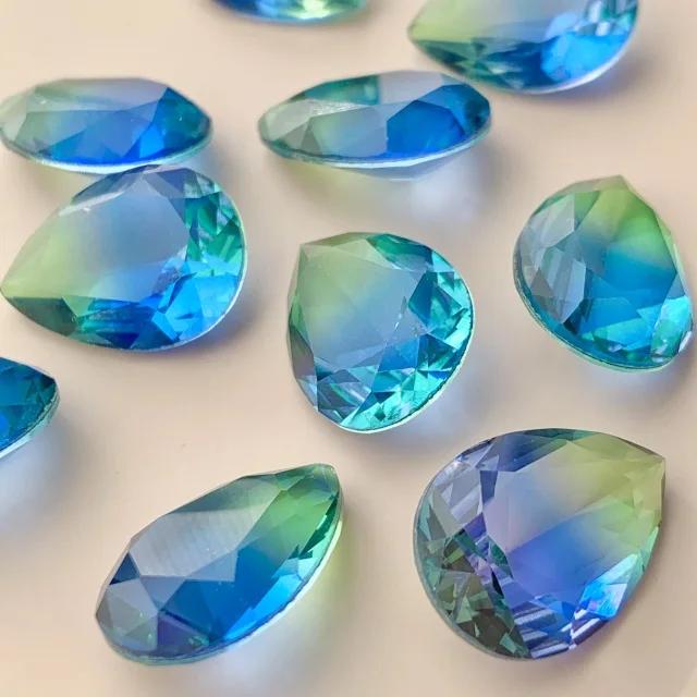 Bi-color Glass Stone Sapphire/Green Pearshape 18x13mm