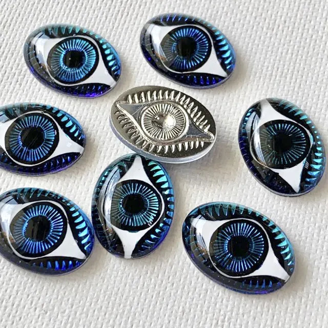 Czech Vintage Glass Intaglio Eye Bermuda Blue 18×13mm