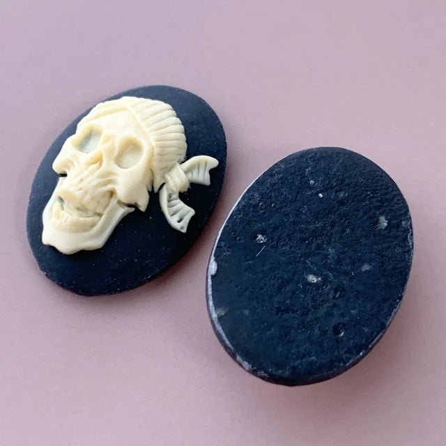 Acrylic Cameo Laughing Pirate Skull 25x18mm