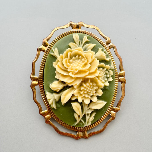 Vintage Cameo Brooch