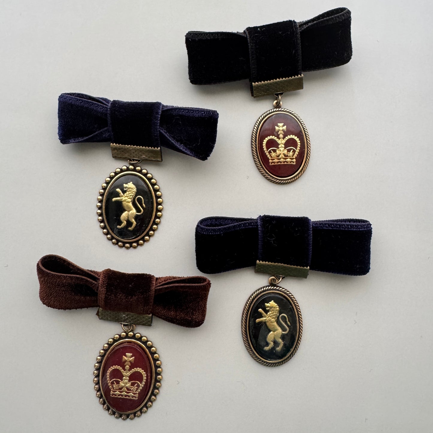 Vintage Intaglio Ribbon Brooch【4個まとめ売り】