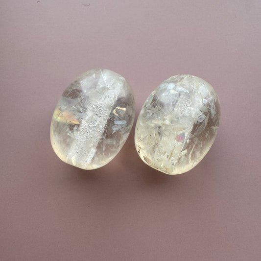 Vintage Lucite Beads Translucent Flecked Oval 22×17mm【2pcs】