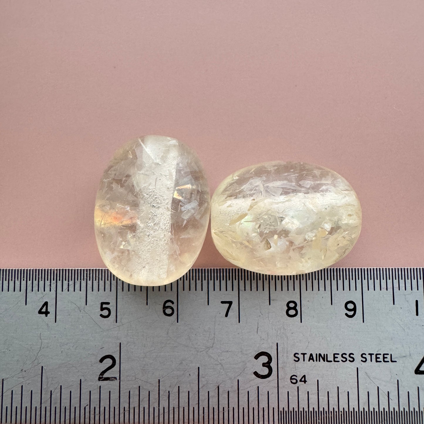 Vintage Lucite Beads Translucent Flecked Oval 22×17mm【2pcs】