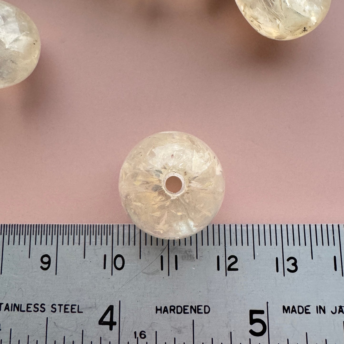 Vintage Lucite Beads Translucent Flecked Oval 22×17mm【2pcs】