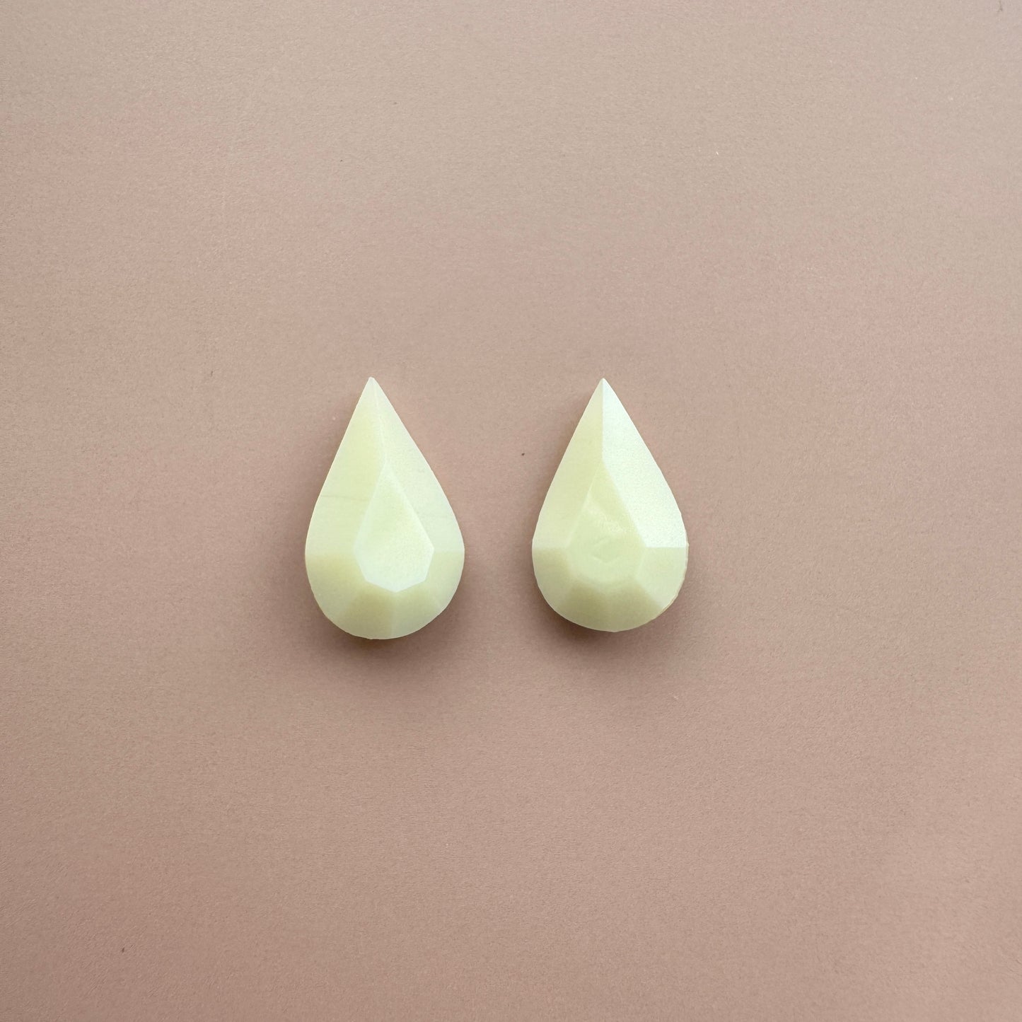 Czech Vaseline Glass Pointed Back Stone Pearshape 13x7.8mm【2pcs】