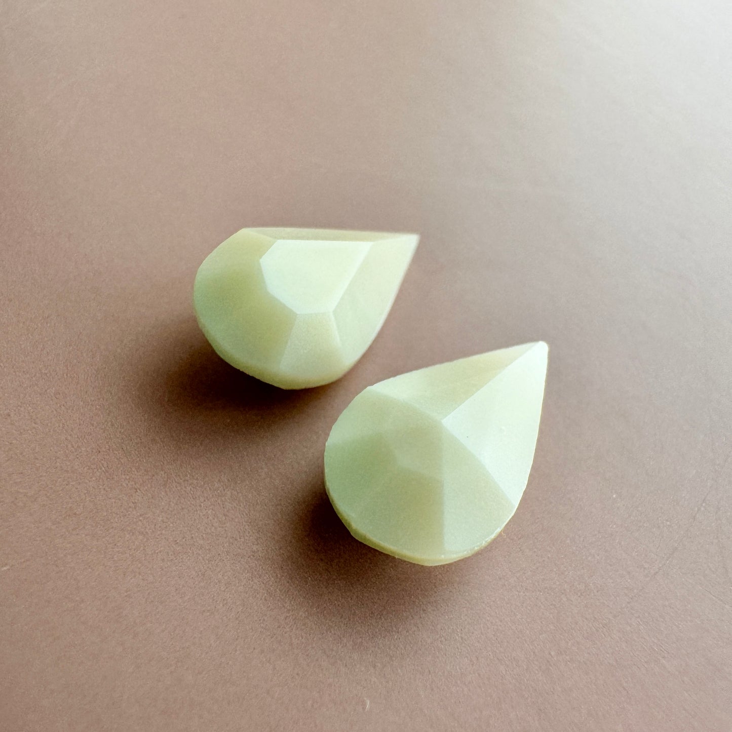 Czech Vaseline Glass Pointed Back Stone Pearshape 13x7.8mm【2pcs】