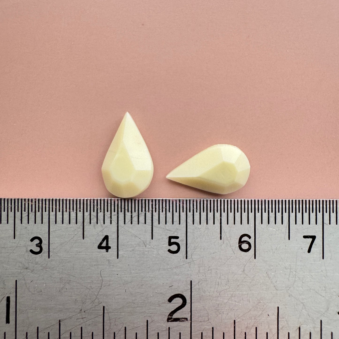 Czech Vaseline Glass Pointed Back Stone Pearshape 13x7.8mm【2pcs】